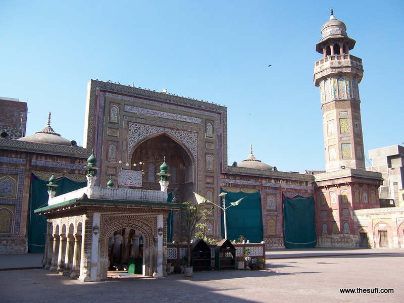 Lahore inner city masjid wazir khan and fakir khana museum 